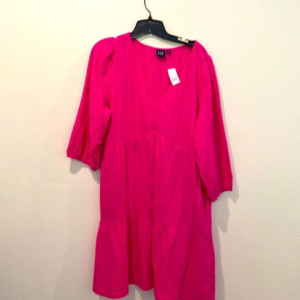 Brand new GAP fuchsia tiered dress